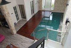 Swimming Pool 4 Villa Nora with Private Pool at Batu Malang