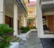 Exterior 6 Aldeoz Residence Kuta