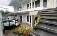 Bangunan 3 EXPRESS O 92106 Nayus Homestay Syariah