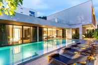 สระว่ายน้ำ Villa Deva Resort & Hotel Bangkok