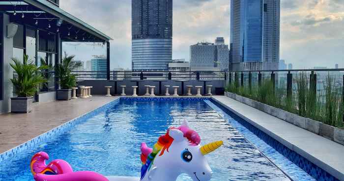 Swimming Pool Surabaya River View Hotel