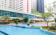 Swimming Pool 5 Grand Pramuka Apartemen by Family Group 