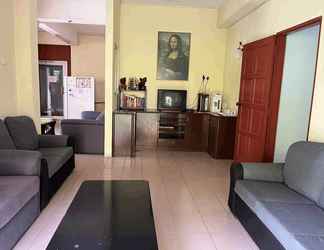 Bên ngoài 2 KRS Pines Guesthouse