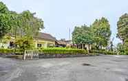 Bangunan 4 Capital O 92162 Hotel Wisata Karya