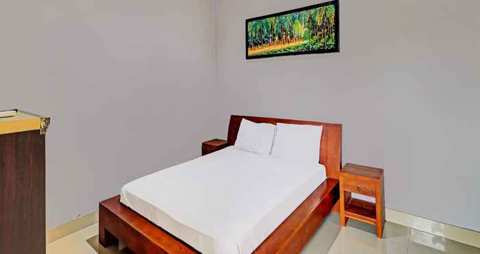 Kamar Tidur OYO 92203 Tata Guest House