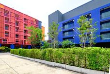 Exterior RedDoorz Premium Parc Residence