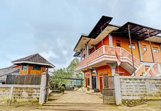 Exterior 3 OYO 92217 Artana Bed and Breakfast