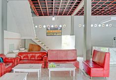 Lobby 7 OYO 92205 C-house