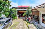 Bangunan 2 SPOT ON 92156 Adinda Kost Syariah