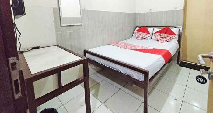 Kamar Tidur OYO 92157 Benteng Kost Syariah