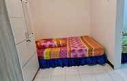 Bedroom 6 EXPRESS O 92191 Omah Dewe Syariah 