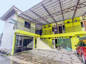 Luar Bangunan 4 OYO 92200 Kalegan 1 Guesthouse