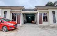 Exterior 4 OYO 92176 Sandira Syariah