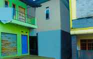 Exterior 4 OYO 92232 M4 House Syariah