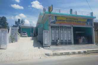 Luar Bangunan 4 EXPRESS O 92194 Antony Homestay