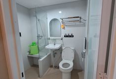 客室内バスルーム 6 Christine Hotel Jogja