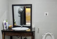 Phòng tắm bên trong 7 Hoa Anh Dao Garden Hotel