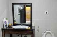 In-room Bathroom Hoa Anh Dao Garden Hotel