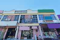 Bên ngoài OYO 90736 Lh Resak Motel