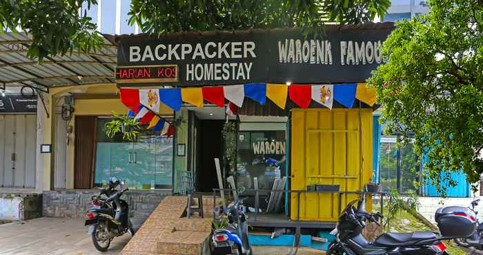 Bangunan OYO 92262 Backpacker Homestay Cibubur
