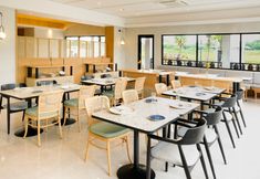 Restaurant 4 ARTOTEL Casa Cikarang