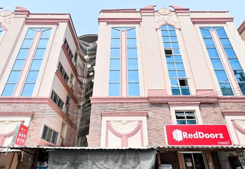 Exterior RedDoorz Big Bird Palace