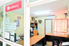 Lobby RedDoorz Big Bird Palace