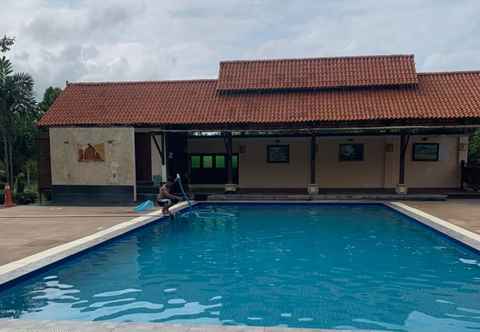 Swimming Pool OYO Home 90745 Desa Balqis Beach Resort