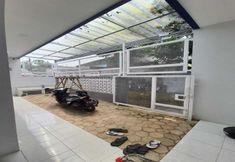 Exterior 3 EXPRESS O 92284 Kost Mazbie Syariah