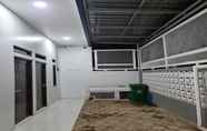 Common Space 5 EXPRESS O 92284 Kost Mazbie Syariah