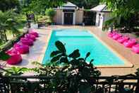 Swimming Pool Parinda Garden Resort Chiang Mai