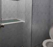 In-room Bathroom 5 LORENT HOSTEL NIPAH