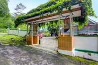 Exterior SPOT ON 92333 Bayanan Indah Guest House