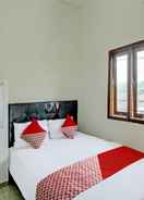 BEDROOM OYO 92312 A+ Cozy Rooms Syariah