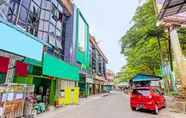 Bangunan 4 SPOT ON 92323 Ririn Homestay