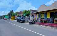 Exterior 2 OYO 92359 Kost Maluku 36 Blitar