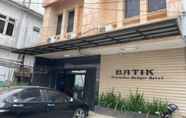 Exterior 4 OYO 92342 Hotel Batik Traveller