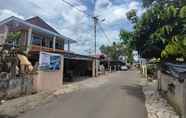 Bangunan 7 OYO 92357 Zzip Homestay