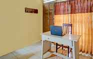 Lobi 7 SPOT ON 92372 Rinda Homestay Syariah & Resto