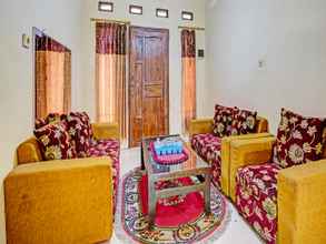 ล็อบบี้ 4 SPOT ON 92372 Rinda Homestay Syariah & Resto