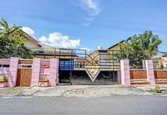 Exterior 3 SPOT ON 92372 Rinda Homestay Syariah & Resto