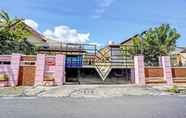 Bangunan 3 SPOT ON 92372 Rinda Homestay Syariah & Resto