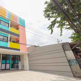 Sans Hotel Clover Ace Surabaya by RedDoorz 2, Hotel Bank BTN Kantor Kas UNESA Lidah Wetan