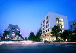 MaxOneHotels Premier Melawai, USD 53.93