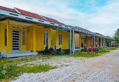 Exterior 2 SPOT ON 92390 Wilma Kost Syariah