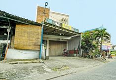 外觀 2 OYO Life 92395 Namimart Syariah 3