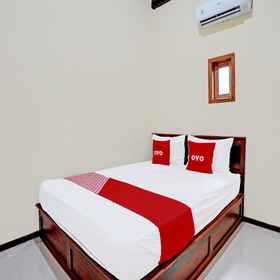 Bedroom 1 OYO 92367 Garuda Homestay Syariah , Alfamart Pulau Merah Sumberagung (Tasya Mart) Hotels