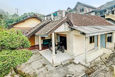 Bên ngoài SPOT ON 92414 Hotel Pereng Sari