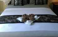 Kamar Tidur 5 Emalia Homestay