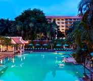 Kolam Renang 4 Anantara Riverside Bangkok Resort